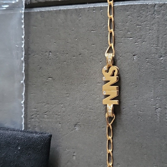 Brand new 18K Gold Mini Initial Custom Bracelet either for nns or snn - Picture 3 of 9